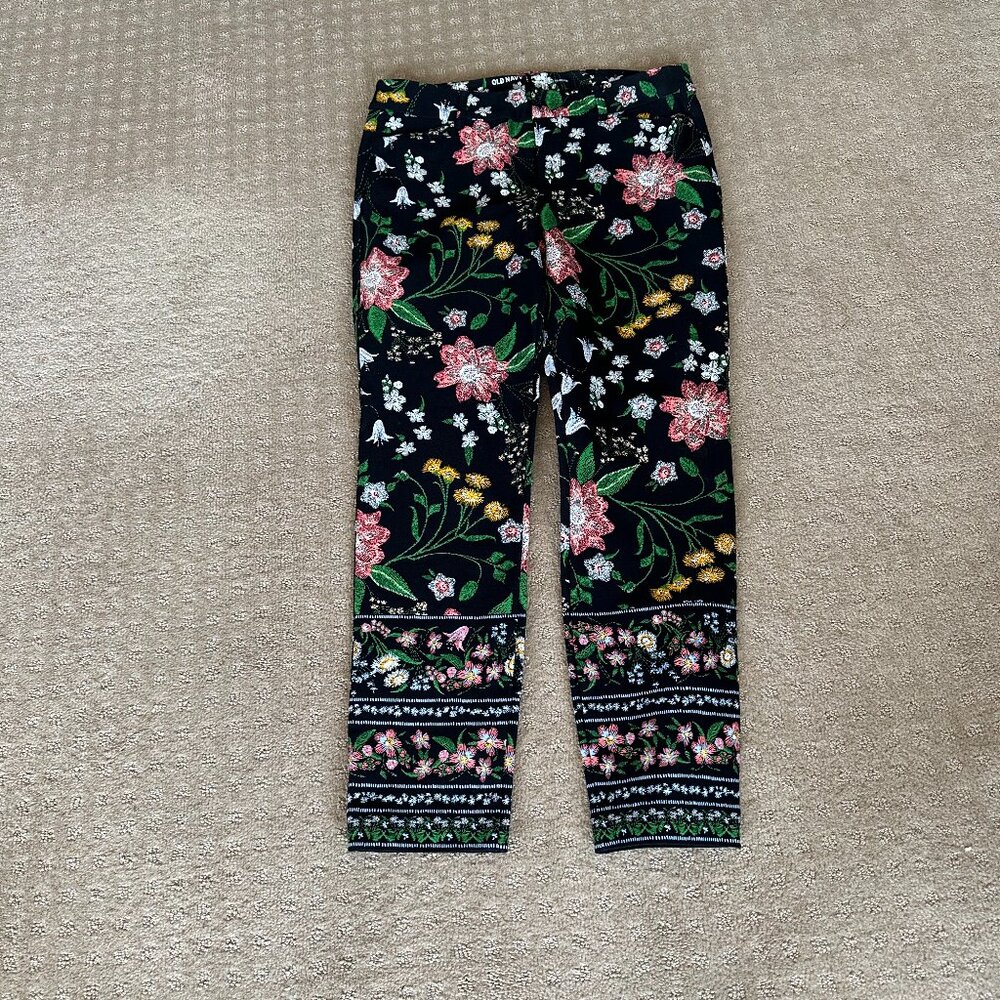Old Navy Flowered Pixie Pants - Picture 3 of 3